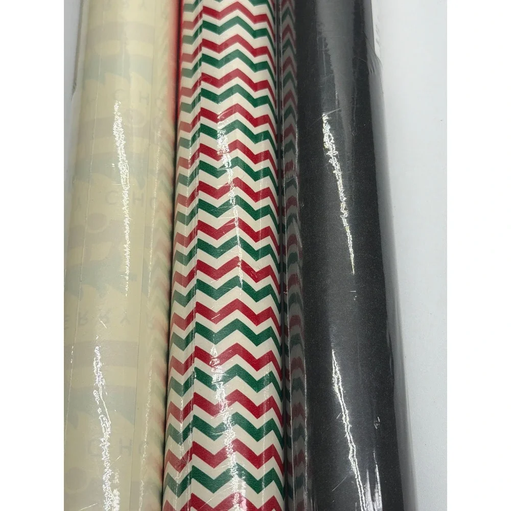 Hallmark Christmas Gift Wrap 3 Roll Bundle Reversible Red Green Black 45 SQ‎ FT